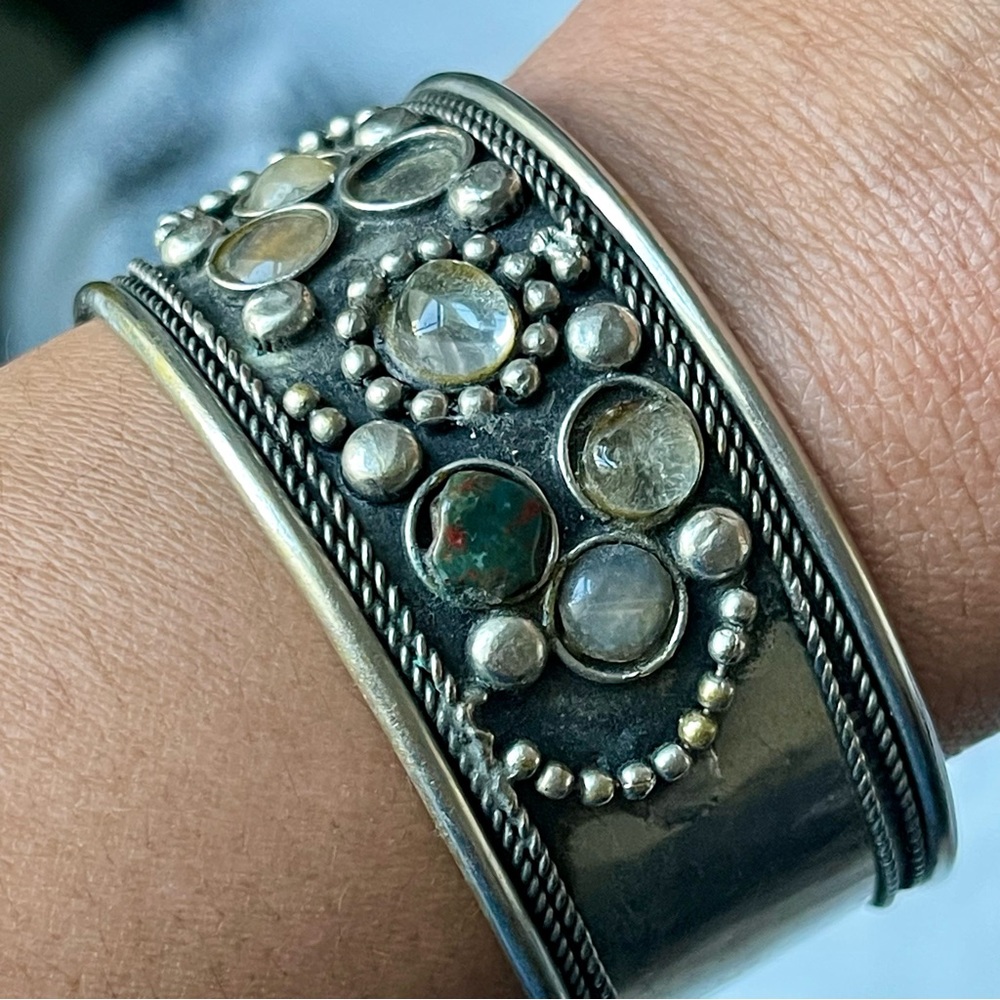 VINTAGE | TRIBAL | BOHEMIAN | Cuff Bracelet Adorned with Natural Gemstones 17cm